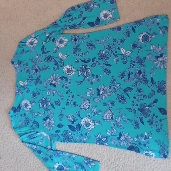 Ruby Rd. Floral 3/4 Sleeve Top - Picture 13 of 15